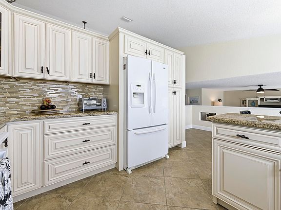 5th image of 18234 Blue Lake Way