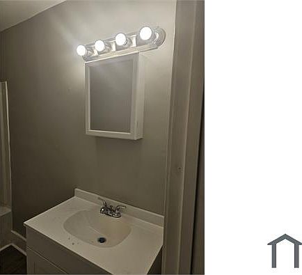 3rd image of 855 S 26th St #1