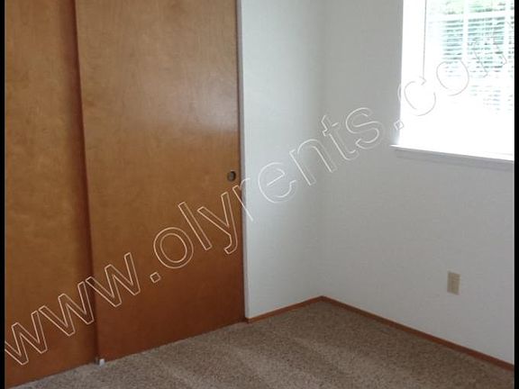 5th image of 1020 Boundary St SE
