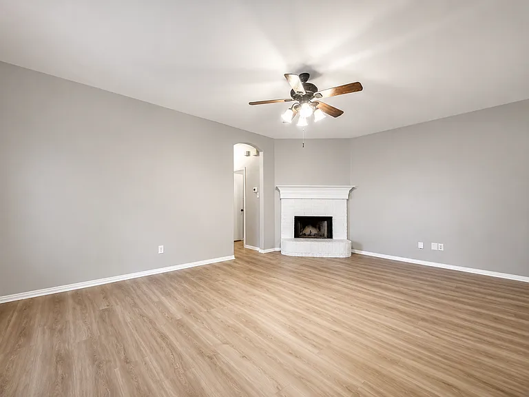 821 Hickory St — Photo 2
