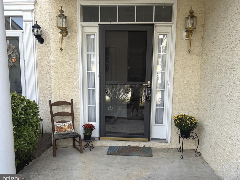 1st image of 189 Gillespie Ave