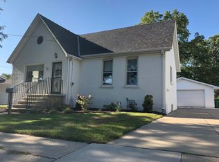 1087 Elmore St, Green Bay, WI 54303