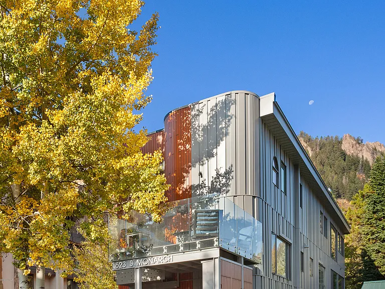 623 S Monarch St #C — Photo 18
