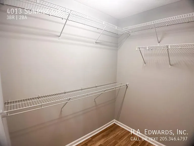 4013 Sunrise Cir — Photo 9