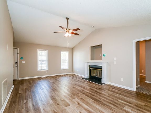3rd image of 40 Bent Creek Ct
