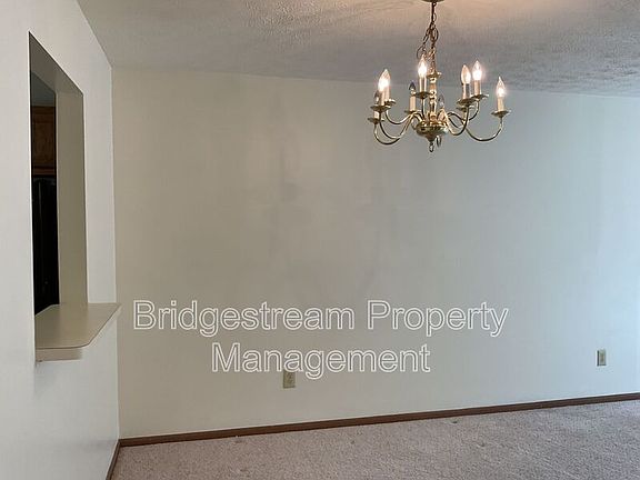 5th image of 4579 Burchdale St