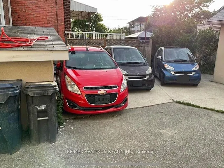 32 Belgravia Ave #MAIN — Photo 36