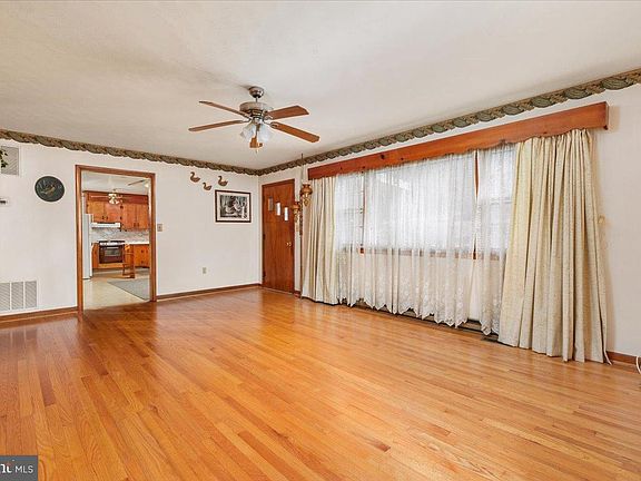 4th image of 16 Sundance Retreat Ln