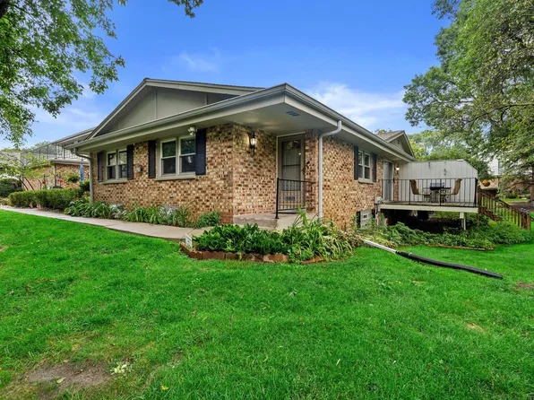 17825 Nassau DRIVE, Brookfield, WI 53045