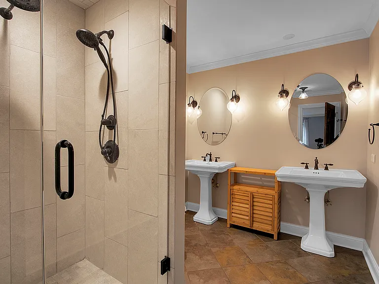1002 Castilian Ct #302 — Photo 11