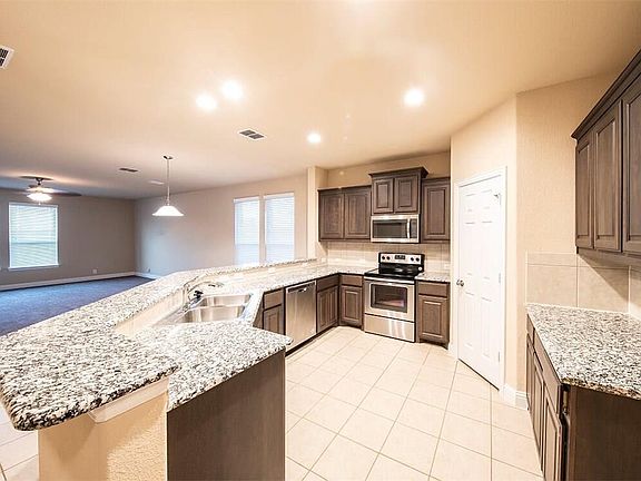 3rd image of 3716 Walden Dr