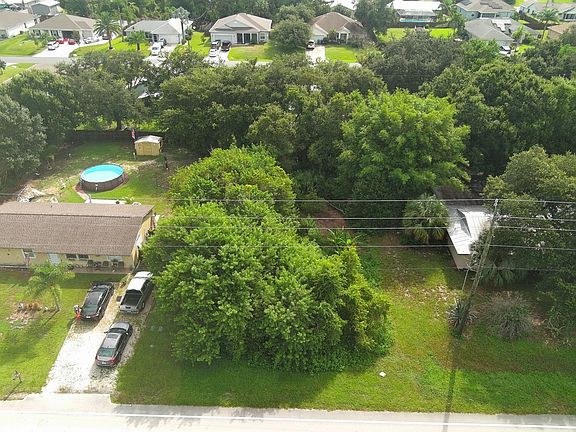 2nd image of 649 Roseland Rd