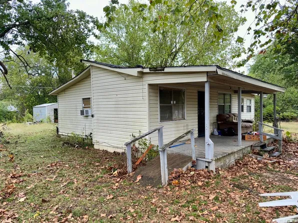205 10th Ave, Mountain Pine, AR 71956