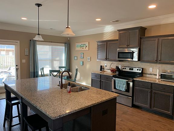 3rd image of 216 Painter Hill Way