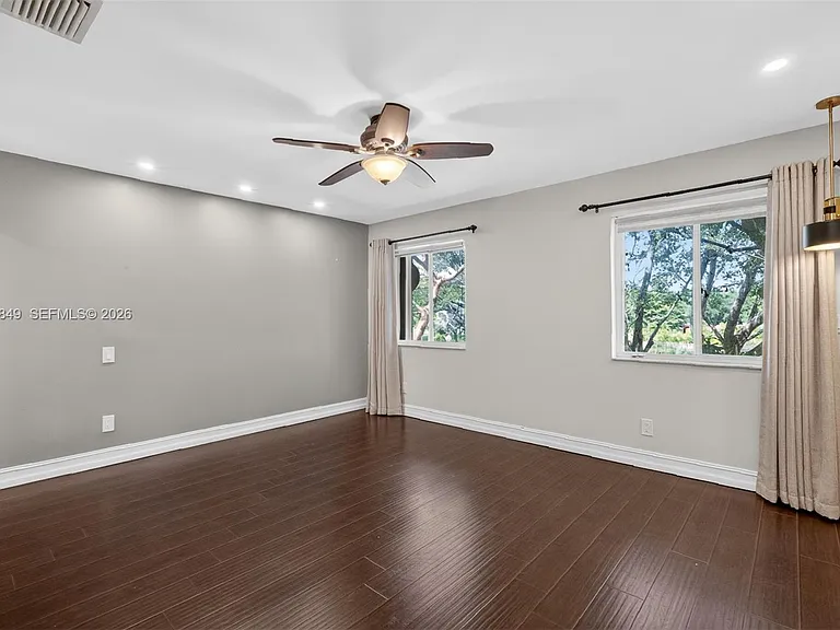 1603 W Harmony Lake Cir — Photo 35