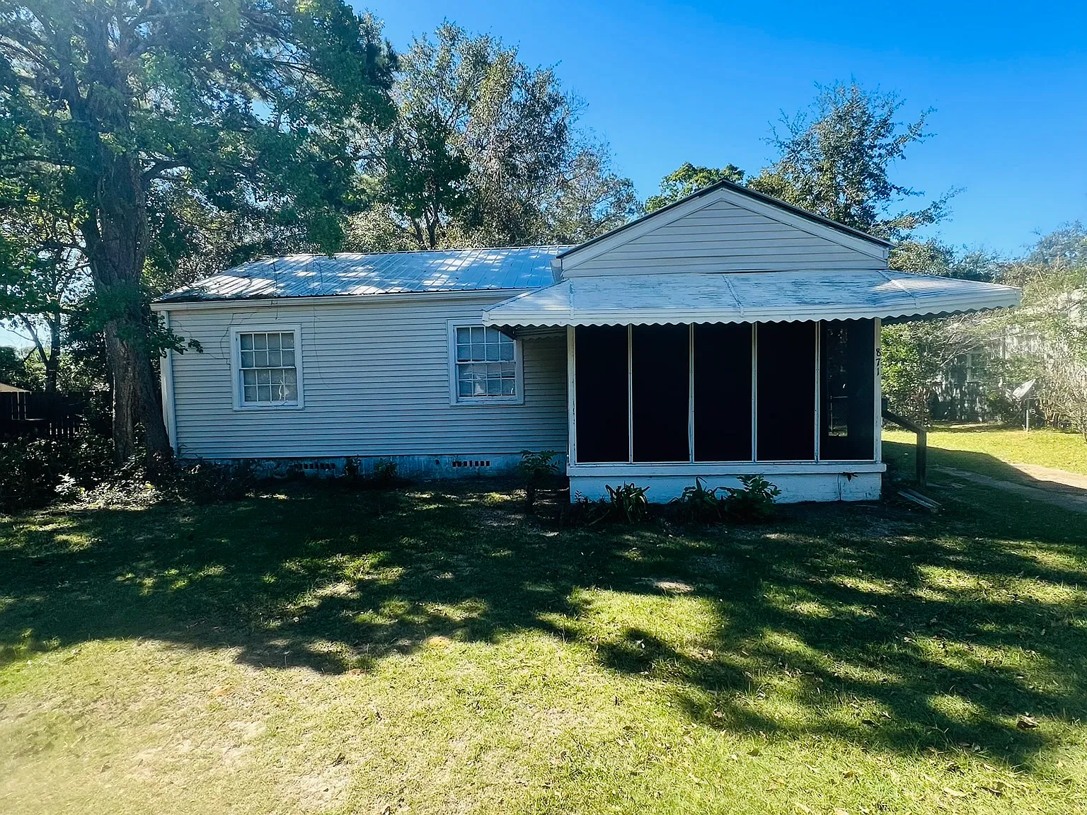 2 bed, 950 sqft, $750 — Photo 1