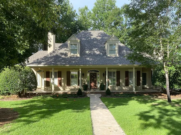 104 Lake Pointe Dr, Macon, GA 31210