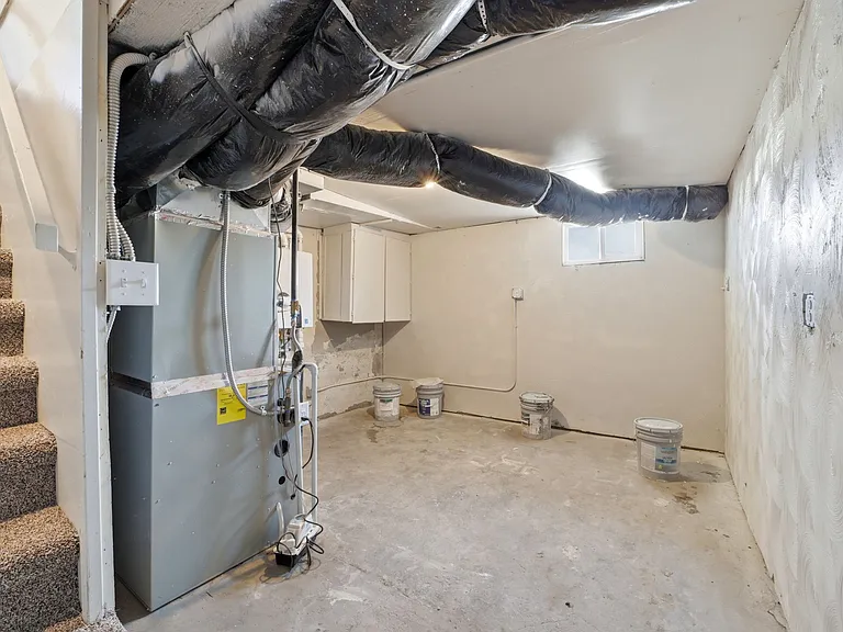330 Jefferson St — Photo 45