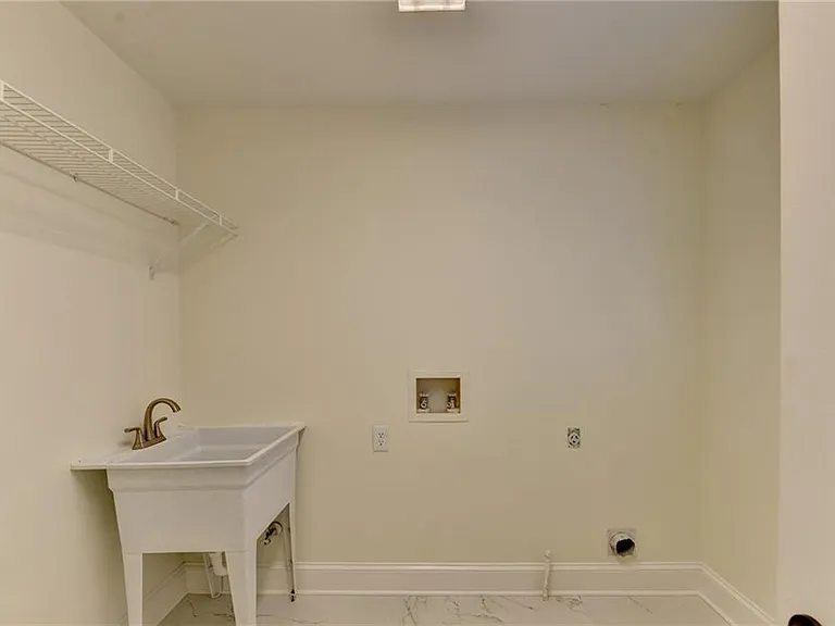 10645 Honey Brook Cir — Photo 31