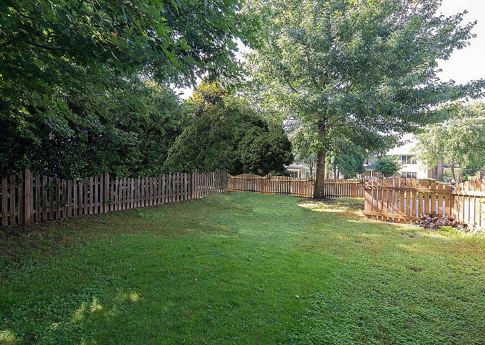 2nd image of 4073 Hill House Rd SW