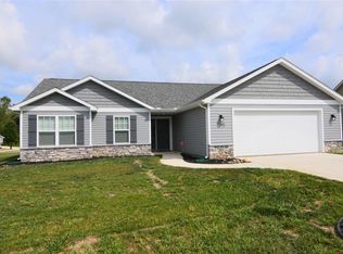 240 Chickadee Ln, Warsaw, IN 46580