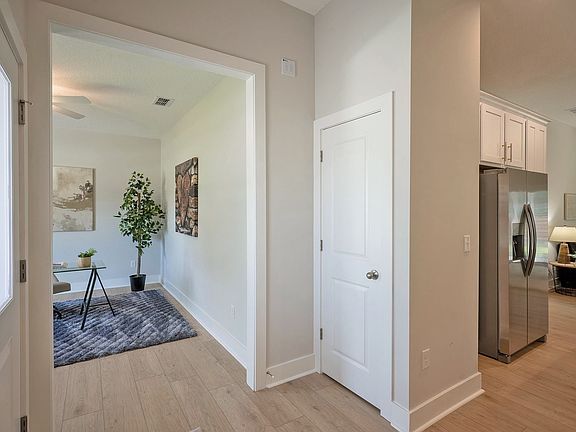 5th image of 33717 Holland Walk Dr