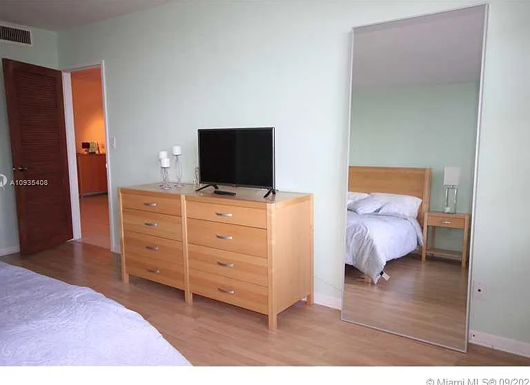 5161 Collins Ave #508 — Photo 15