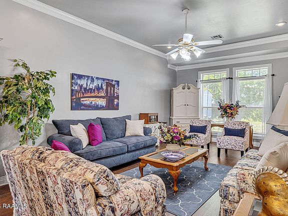 5th image of 210 Becky Ln