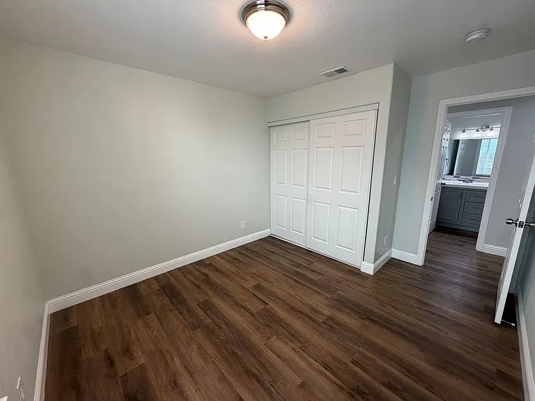 8267 Moorhaven Way — Photo 32