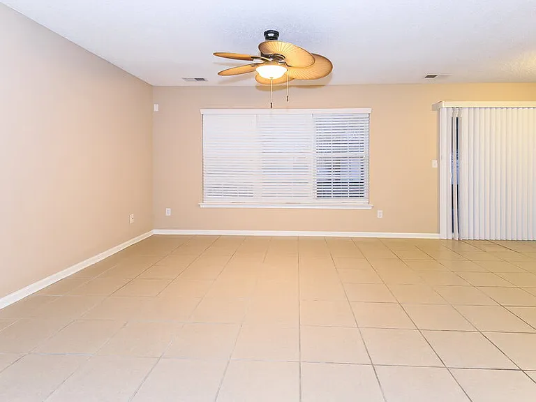 15239 Pangborn Pl — Photo 3