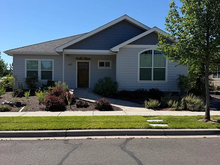 445 Eagle Rock Dr — Photo 2