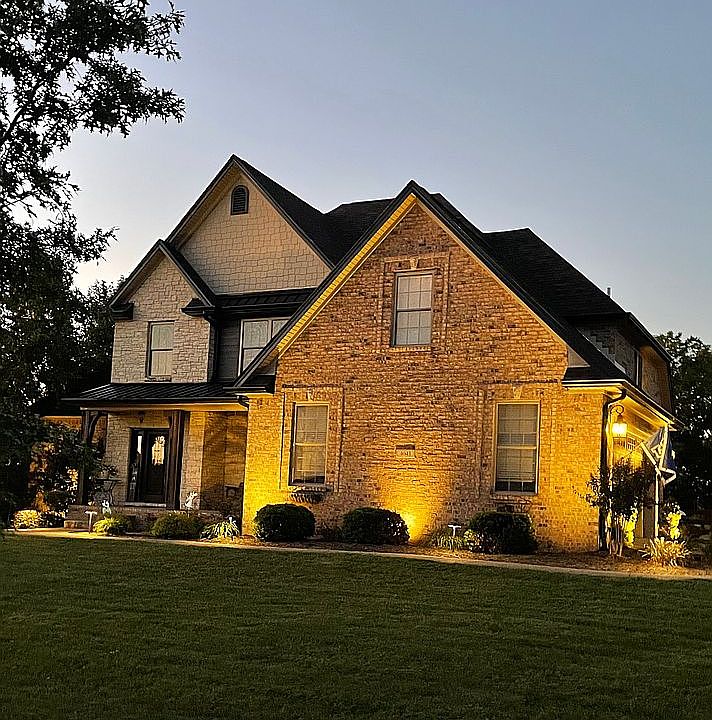 1st image of 4043 Port Royal Dr