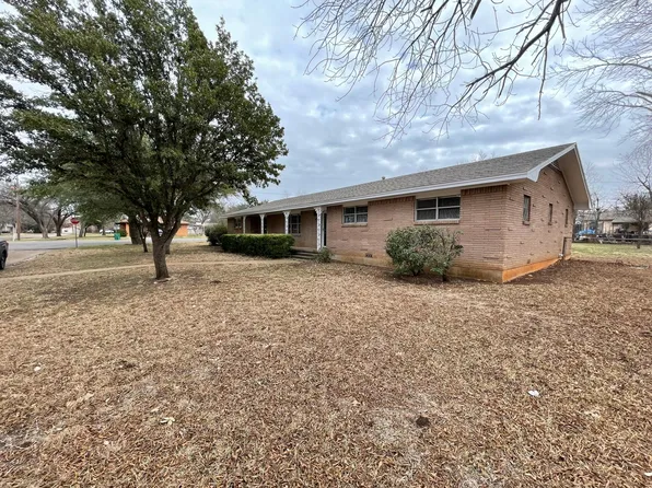 1200 W 4th St, Mc Gregor, TX 76657
