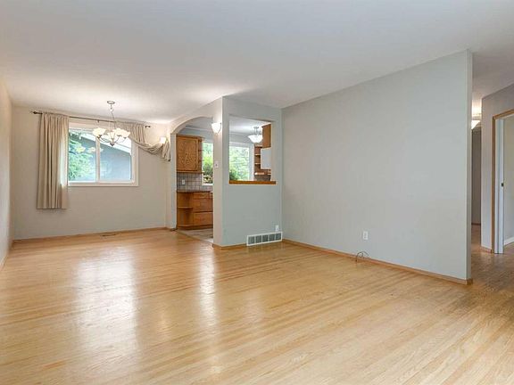 4th image of 4220 Bowlen St NW