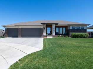 3224 N Pine Grove Cir, Wichita, KS 67205