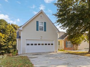 851 Simon Park Cir, Lawrenceville, GA 30045