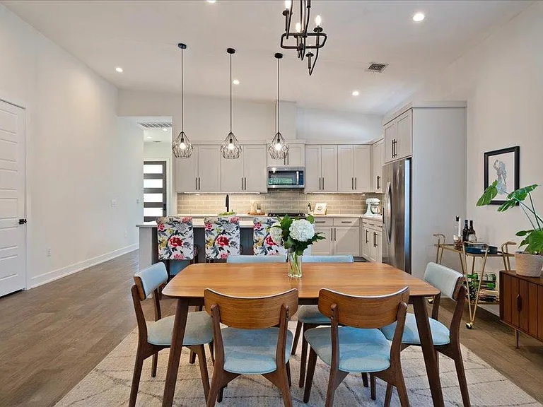 7009 Zachary Dr — Photo 5