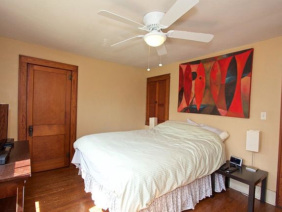5th image of 113 W Russell St