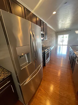 Rented by PMG Real Estate  | media 25