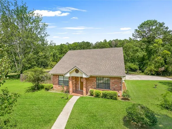 65398 Maple St, Mandeville, LA 70448