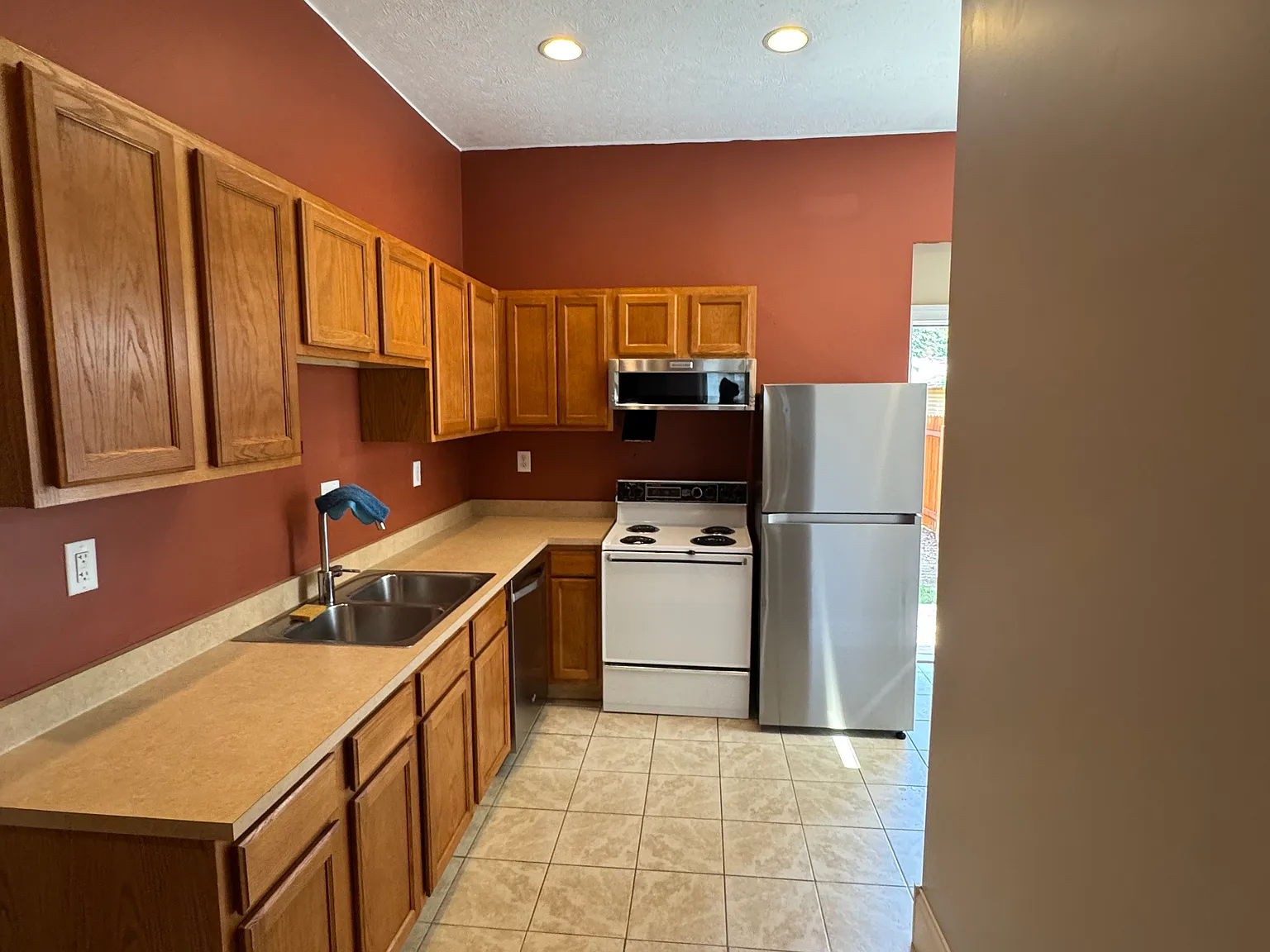 2 bed, 1.5 bath, 1250 sqft, $1,175 — Photo 3
