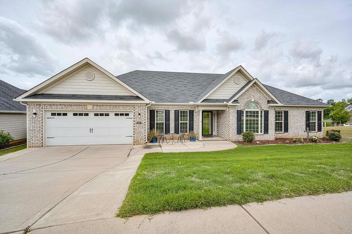 Building Photo - 439 Bridle Path Rd