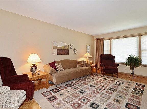 4th image of 4526 N Mulligan Ave