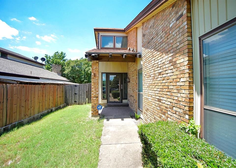 1st image of 12615 Hornbeam Dr