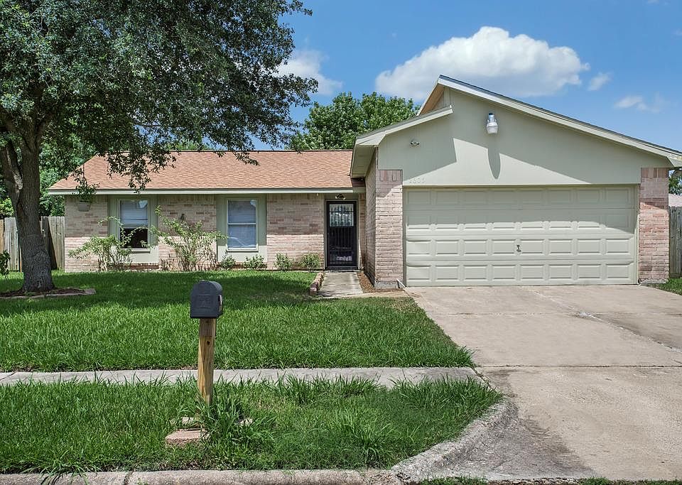 1st image of 2605 Green Valley Dr
