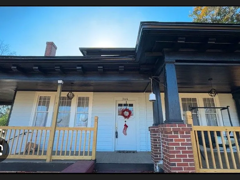 306 E Gordon St — Photo 1