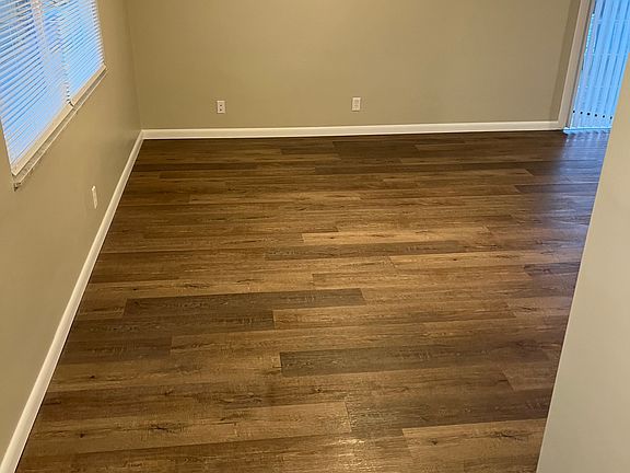 3rd image of 924 N Tralan Dr