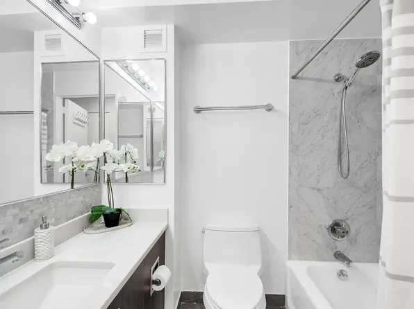 330 East 38th Street image 3 of 4