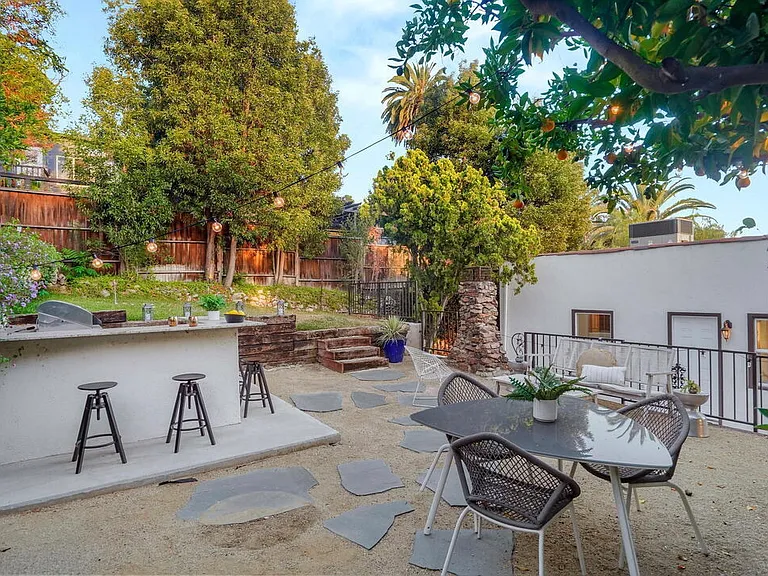 2269 Cove Ave — Photo 38