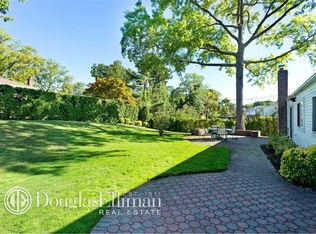 59 Monterey Dr, New Hyde Park, NY 11040